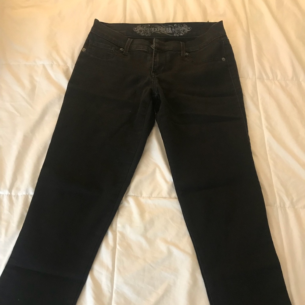 Black Cropped Jean Legging!